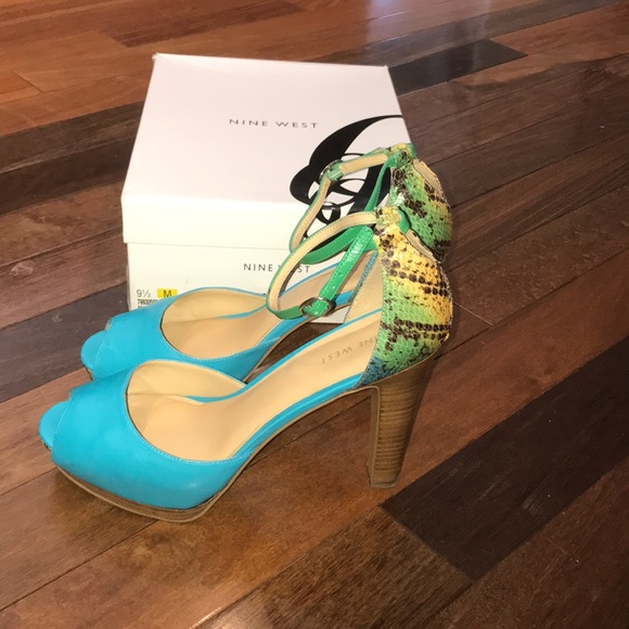 EUC Nine West Size 9 1/2 Turquoise Platform Heels - Picture 4 of 6